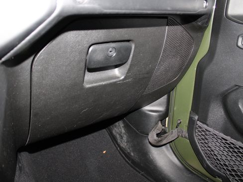 Certified 2021 Jeep Gladiator Willys image 32