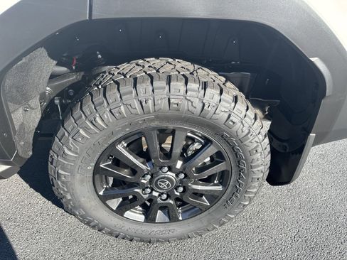 New 2024 Toyota Land Cruiser image 12