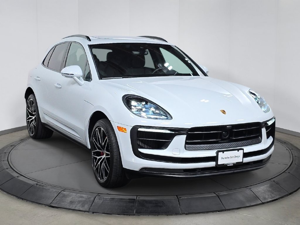 Certified 2025 Porsche Macan S AWD/4WD image 9