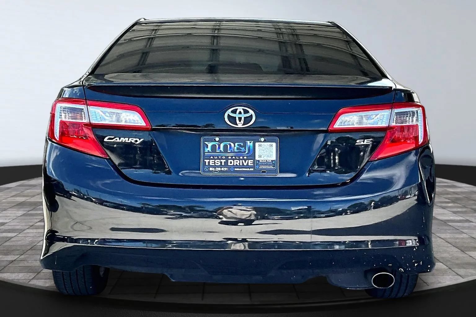 Used 2012 Toyota Camry SE FWD image 5