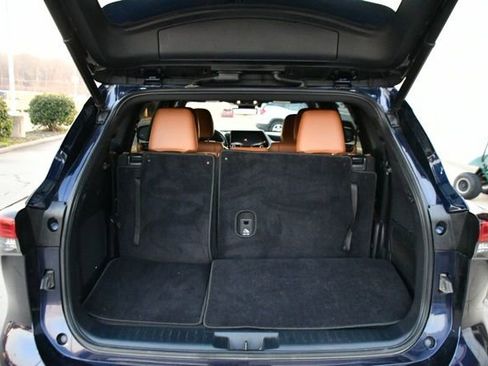 Used 2022 Toyota Highlander Platinum image 9