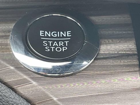 Used 2022 Ford Explorer Limited w/ Equipment Group 301A AWD/4WD image 29