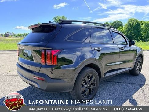 Certified 2022 Kia Sorento S w/ Panoramic Sunroof Package AWD/4WD image 5