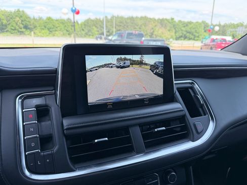 Used 2022 Chevrolet Suburban Z71 AWD/4WD image 19