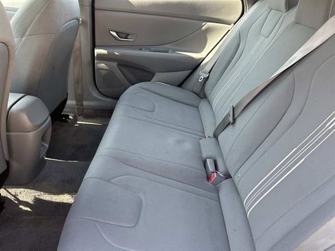 Used 2024 Hyundai Elantra SEL image 15