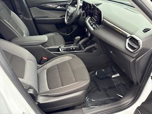 Used 2024 Chevrolet TrailBlazer LT image 41