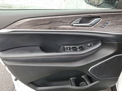 Used 2021 Jeep Grand Cherokee L Limited image 13