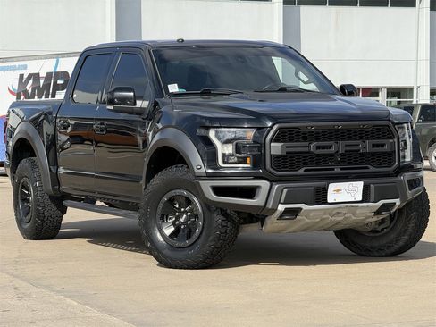 Used 2018 Ford F150 Raptor w/ Equipment Group 802A Luxury image 2