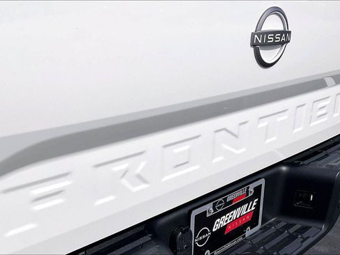 Certified 2025 Nissan Frontier SV w/ SV Convenience Package RWD image 10