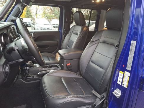 Used 2020 Jeep Wrangler Unlimited Sahara image 11
