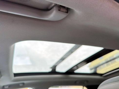 Used 2018 Chevrolet Equinox Premier AWD/4WD image 24