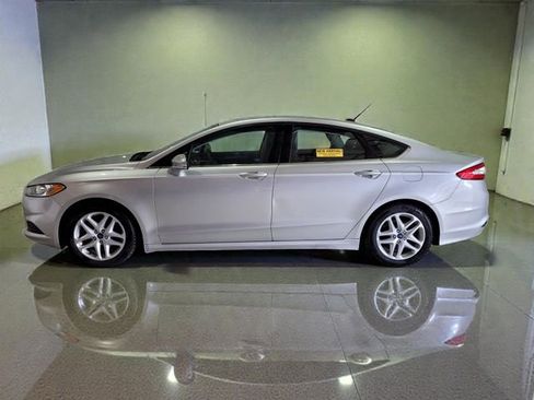 Used 2015 Ford Fusion SE image 14
