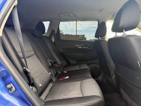 Used 2018 Nissan Rogue SV FWD image 38