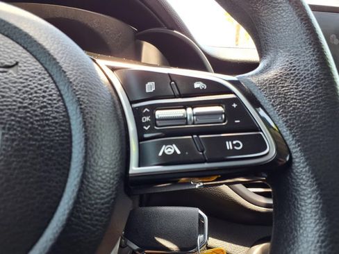 Used 2022 Kia Forte LXS w/ LXS Technology Package FWD image 6