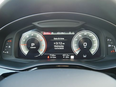 Certified 2025 Audi Q8 Prestige w/ Prestige Package image 25