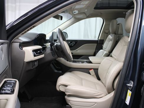 Used 2022 Lincoln Aviator Reserve w/ Equipment Group 201A AWD/4WD image 12
