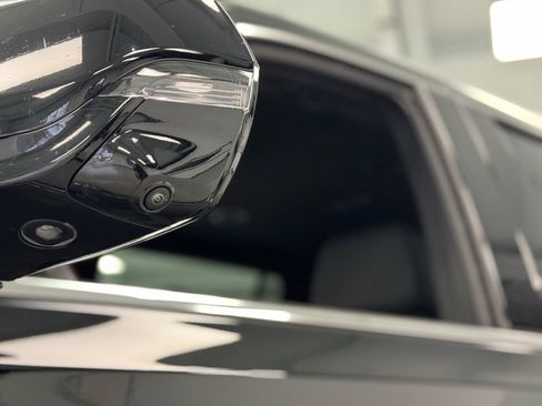 Used 2025 GMC Yukon XL Denali image 13