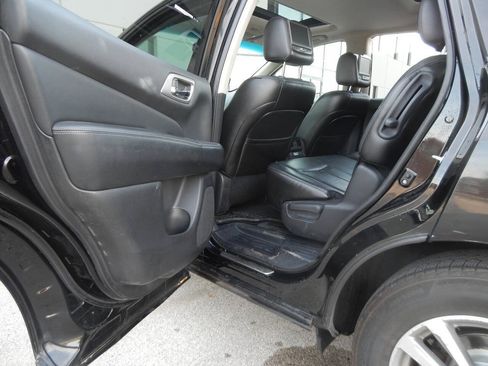 Used 2014 Nissan Pathfinder SL w/ SL Premium Package AWD/4WD image 31