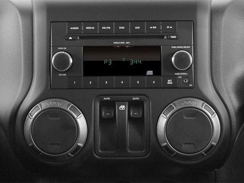 Used 2013 Jeep Wrangler Sport AWD/4WD image 9