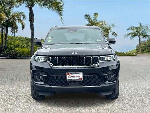 New 2026 Jeep Grand Cherokee Laredo X RWD image 3