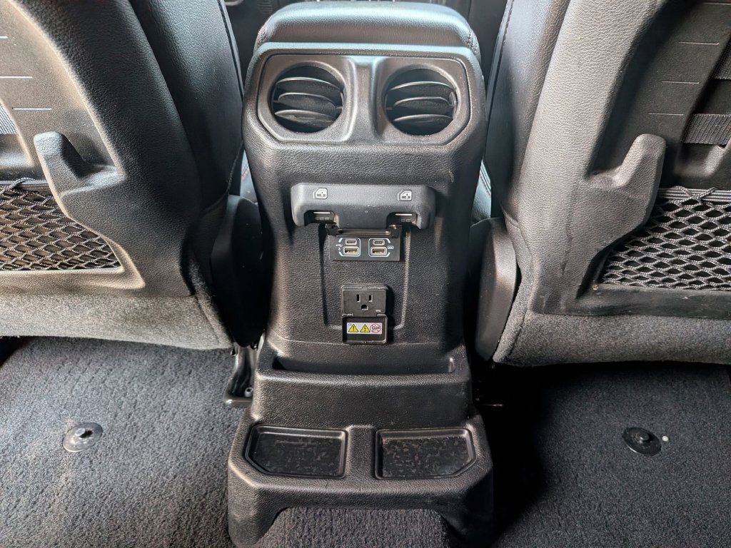 Used 2019 Jeep Wrangler Unlimited Rubicon AWD/4WD image 34