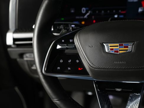 Used 2025 Cadillac Escalade V AWD/4WD image 17