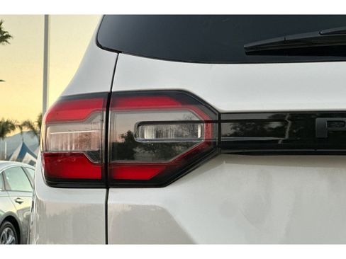 Certified 2025 Honda Pilot EX-L image 51