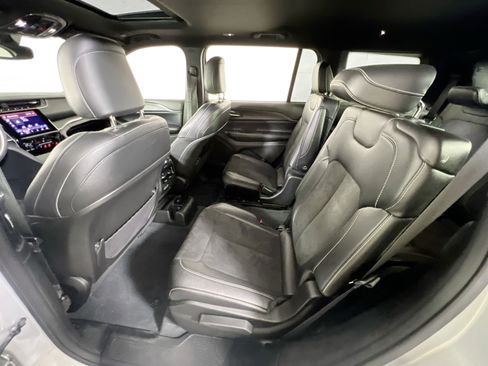 Used 2023 Jeep Grand Cherokee L Laredo AWD/4WD image 24