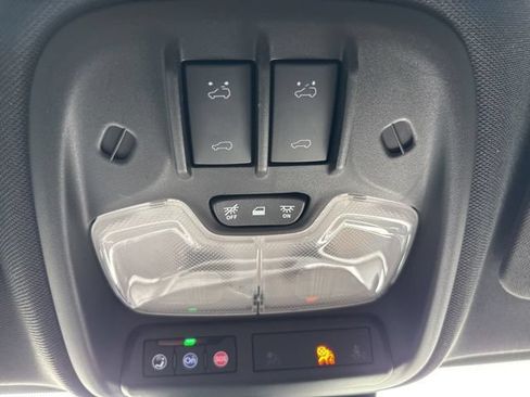 Used 2024 GMC Canyon AT4 w/ Canyon Safety Plus Package AWD/4WD image 31