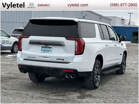 Used 2023 GMC Yukon XL AT4 image 3