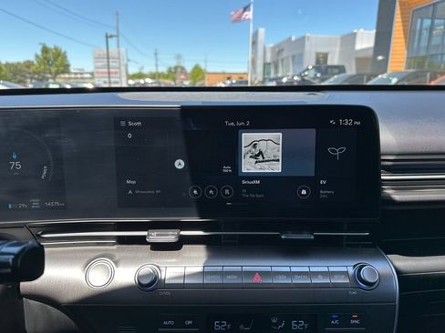 Used 2024 Hyundai Kona SEL FWD image 36