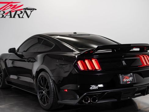 Used 2016 Ford Mustang Shelby GT350 w/ Technology Package RWD image 3
