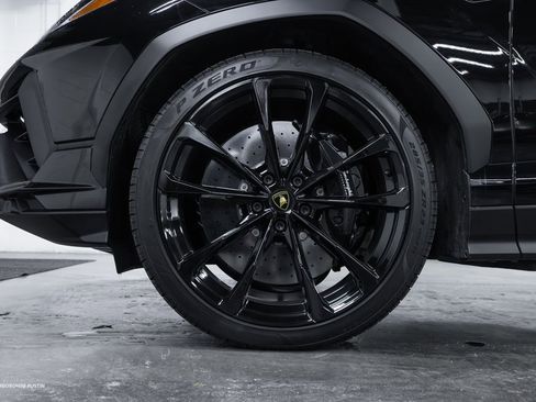 Used 2023 Lamborghini Urus S image 6