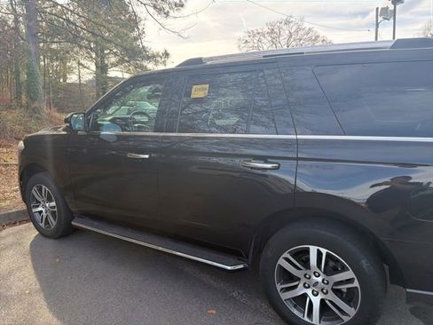 Used 2022 Ford Expedition Limited image 23