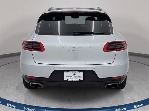 Used 2018 Porsche Macan image 8