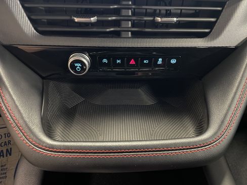 Used 2025 Ford Explorer ST-Line image 13