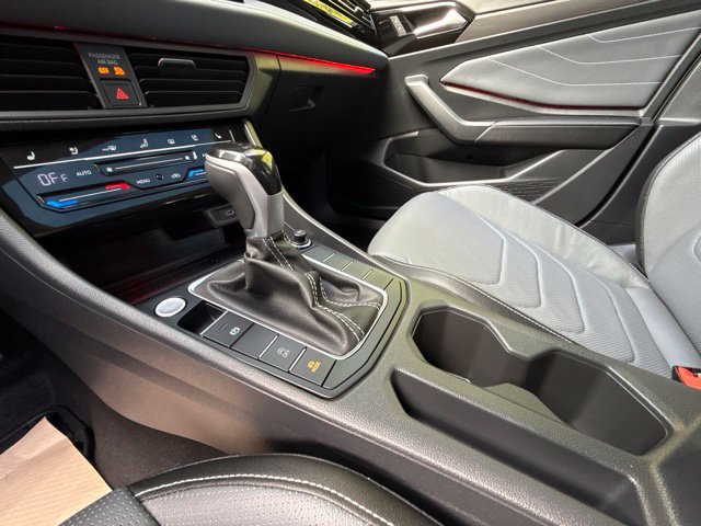 Used 2025 Volkswagen Jetta SEL FWD image 13