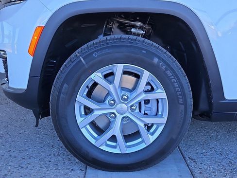 New 2024 Jeep Grand Cherokee L Limited image 30