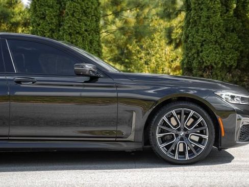 Used 2021 BMW 750i xDrive w/ Luxury Rear Seating Package AWD/4WD image 8