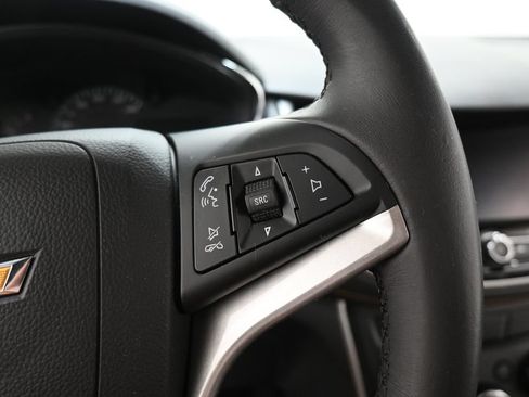 Used 2020 Chevrolet Trax LT w/ Driver Confidence Package FWD image 30