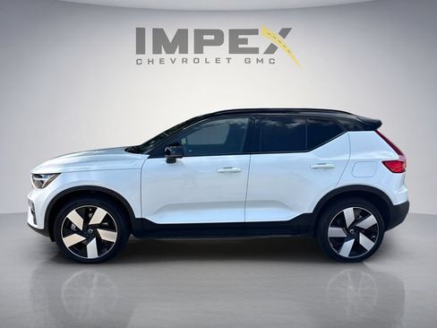 Used 2023 Volvo XC40 Recharge Ultimate AWD/4WD image 2