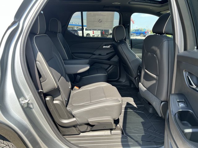 Used 2023 Chevrolet Traverse Premier w/ Redline Edition FWD image 28