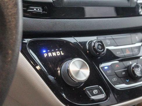 Used 2021 Chrysler Voyager Lxi image 26