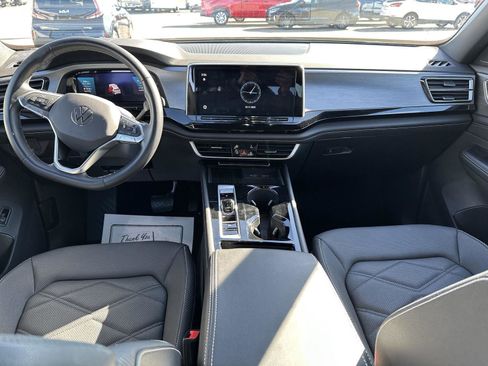 Used 2025 Volkswagen Atlas Cross Sport SE image 19