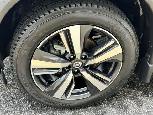 Used 2021 Nissan Rogue SL w/ Premium Package FWD image 5