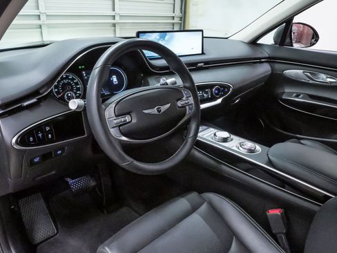 Certified 2023 Genesis GV70 2.5T AWD/4WD image 2