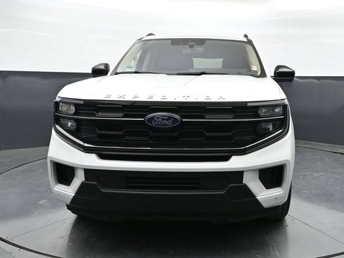 Used 2025 Ford Expedition Active AWD/4WD image 37
