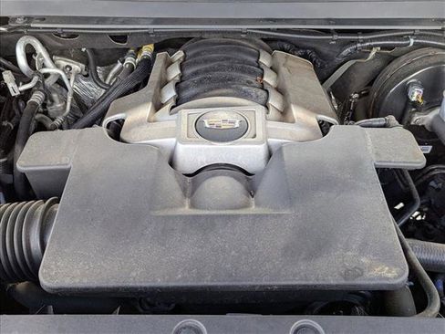 Used 2019 Cadillac Escalade Premium Luxury image 25