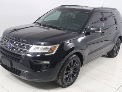 Used 2018 Ford Explorer XLT w/ Equipment Group 202A image 20