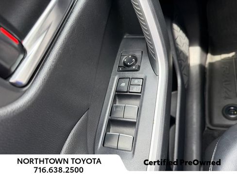 Used 2021 Toyota RAV4 XLE Premium AWD/4WD image 16
